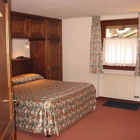 Hotel Petit Giles Cogne Zimmer foto
