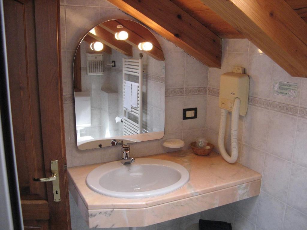 Petit Giles Hotel 2*