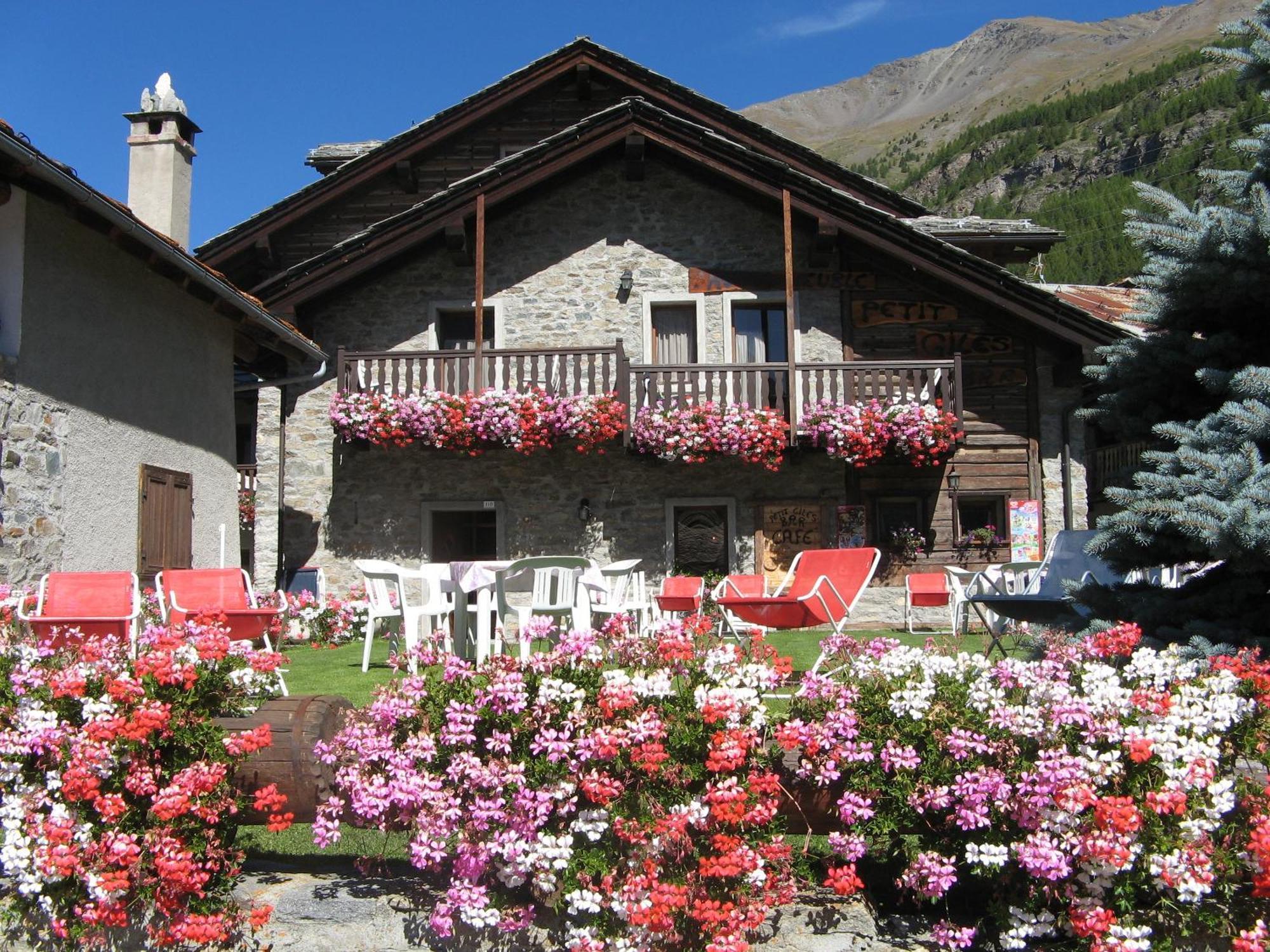 Hotel Petit Giles 2*